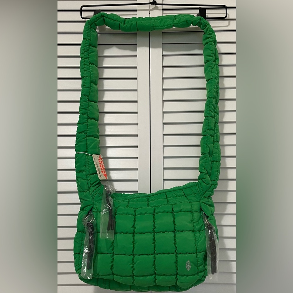 NWT FP Movement Quilted Baby Carryall Sling Bag - Picture 2 of 3